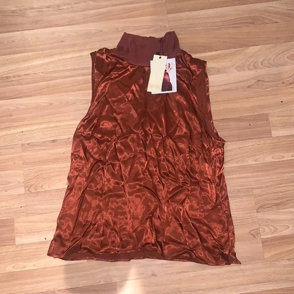 Nation LTD | Sleeveless Mock Top in Rust Size M - Picture 4 of 6